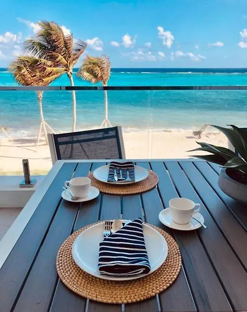 Club Suites At Rum Point Driftwood Village