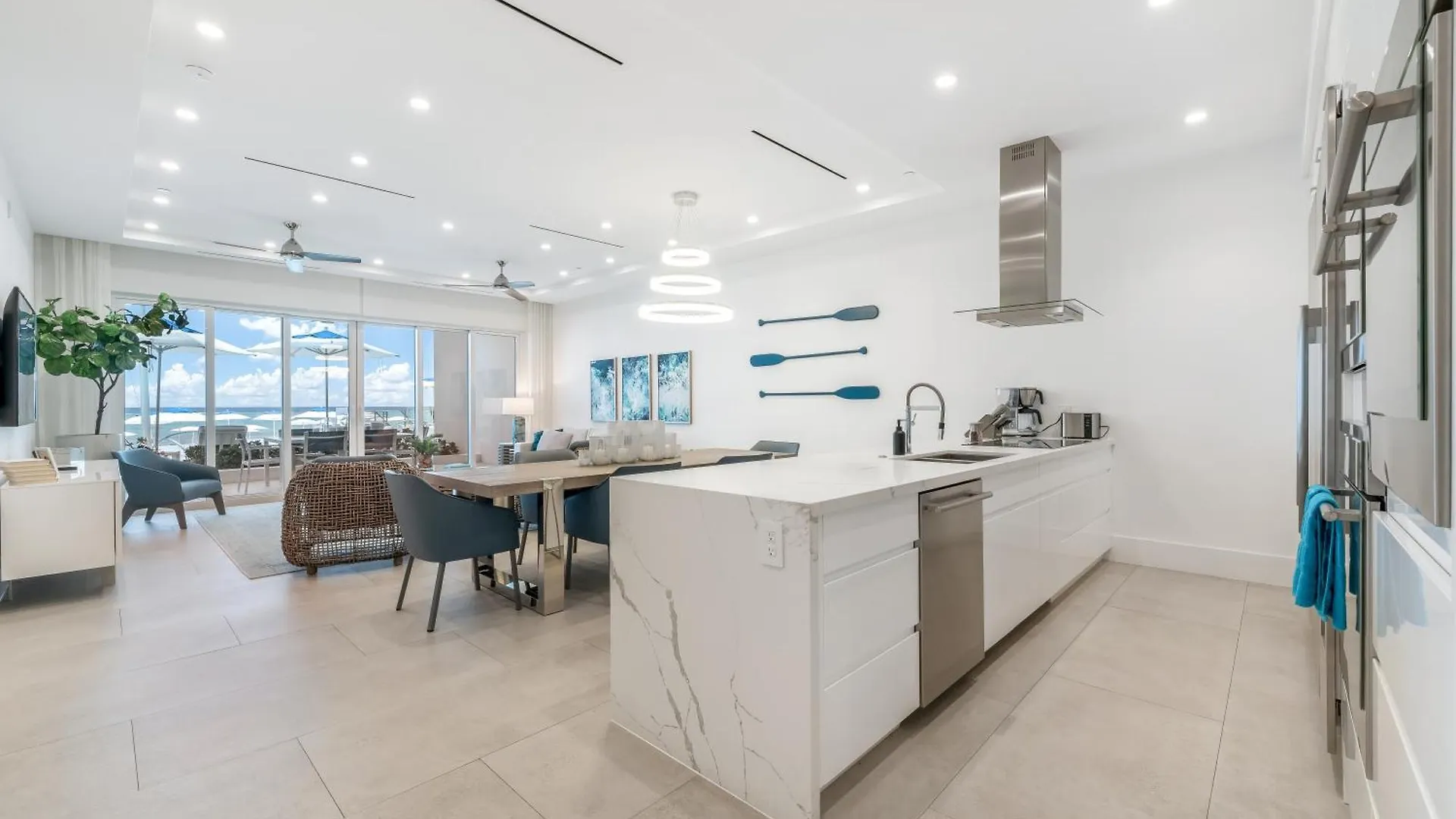 Ξενοδοχείο με διαμερίσματα Club Suites At Rum Point Driftwood Village
