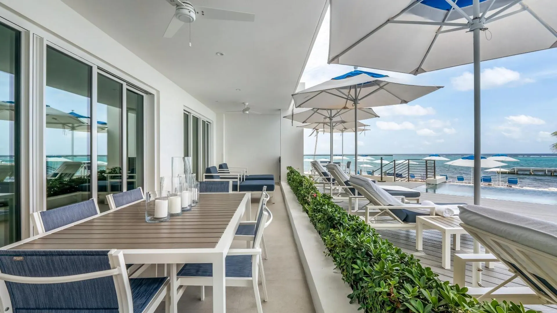 Ξενοδοχείο με διαμερίσματα Club Suites At Rum Point Driftwood Village